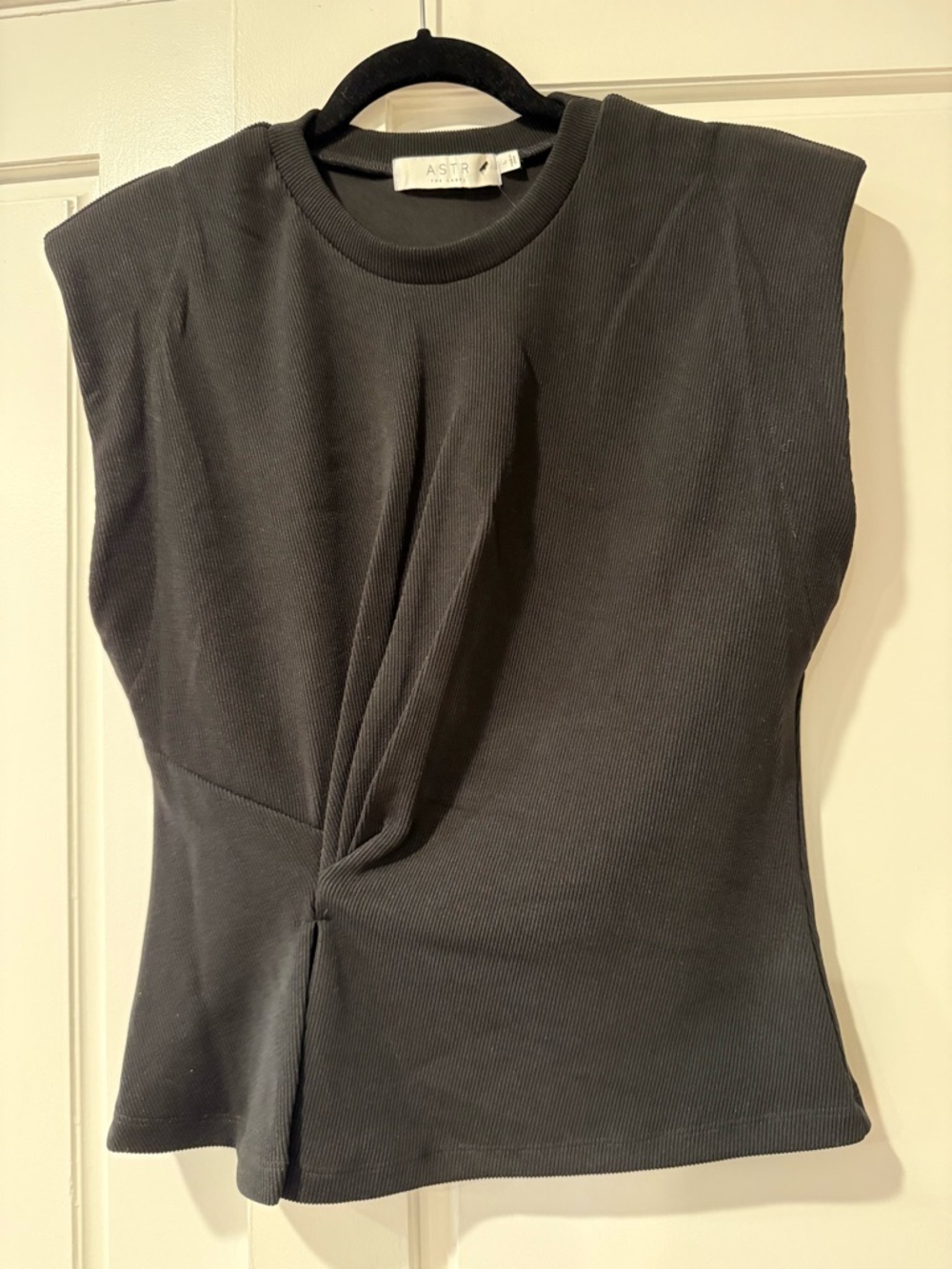 ASTR Black Ribbed cinch waist top - Picture 4 of 5